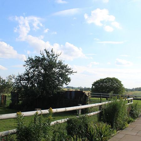 Parkfields Barns Self Catering Accommodation 白金汉 外观 照片