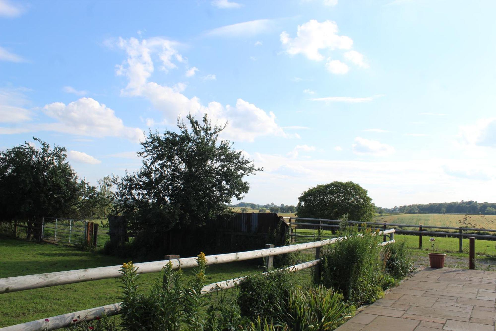 Parkfields Barns Self Catering Accommodation 白金汉 外观 照片