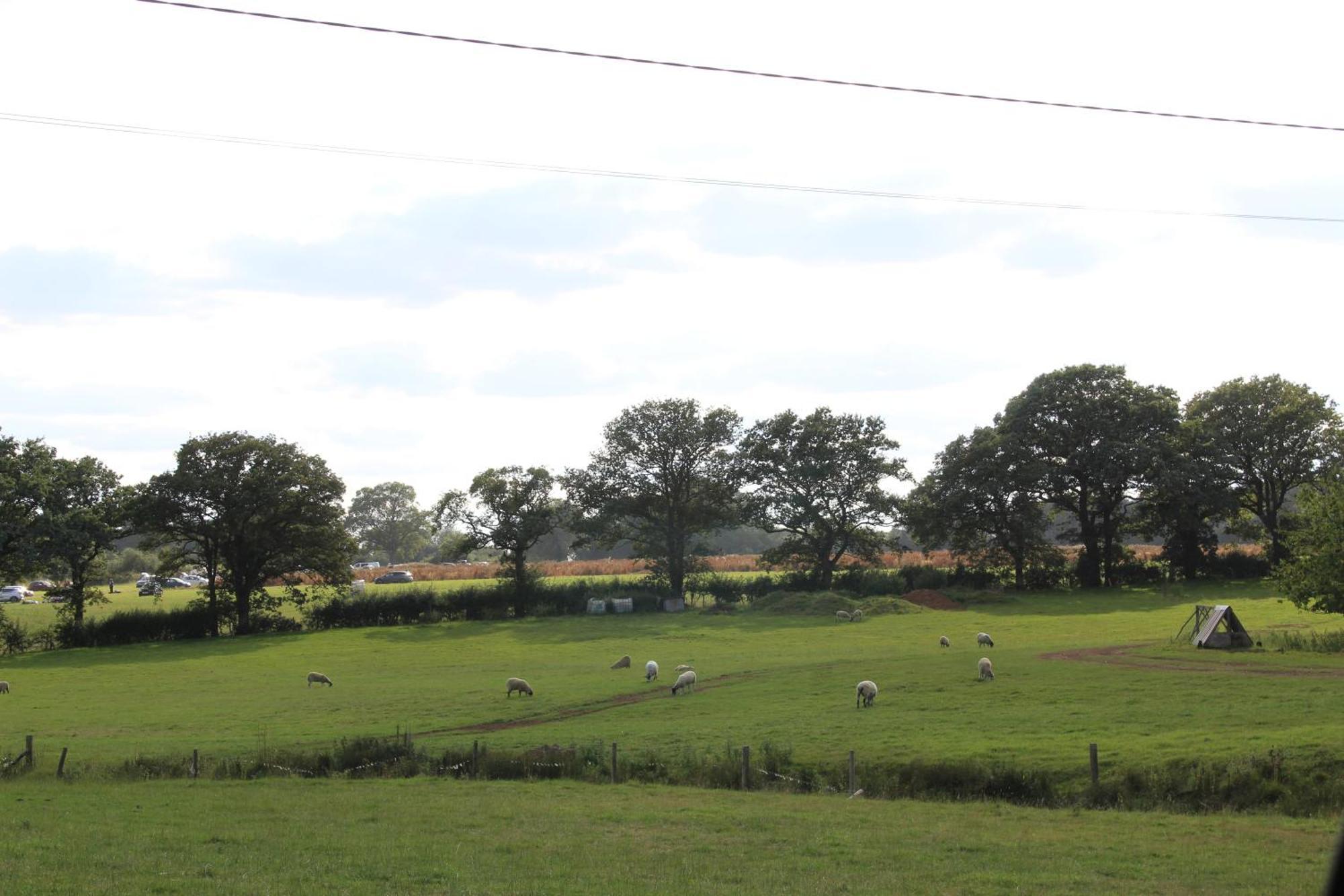 Parkfields Barns Self Catering Accommodation 白金汉 外观 照片