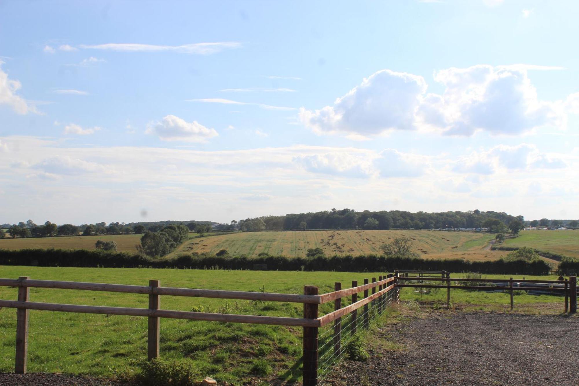 Parkfields Barns Self Catering Accommodation 白金汉 外观 照片