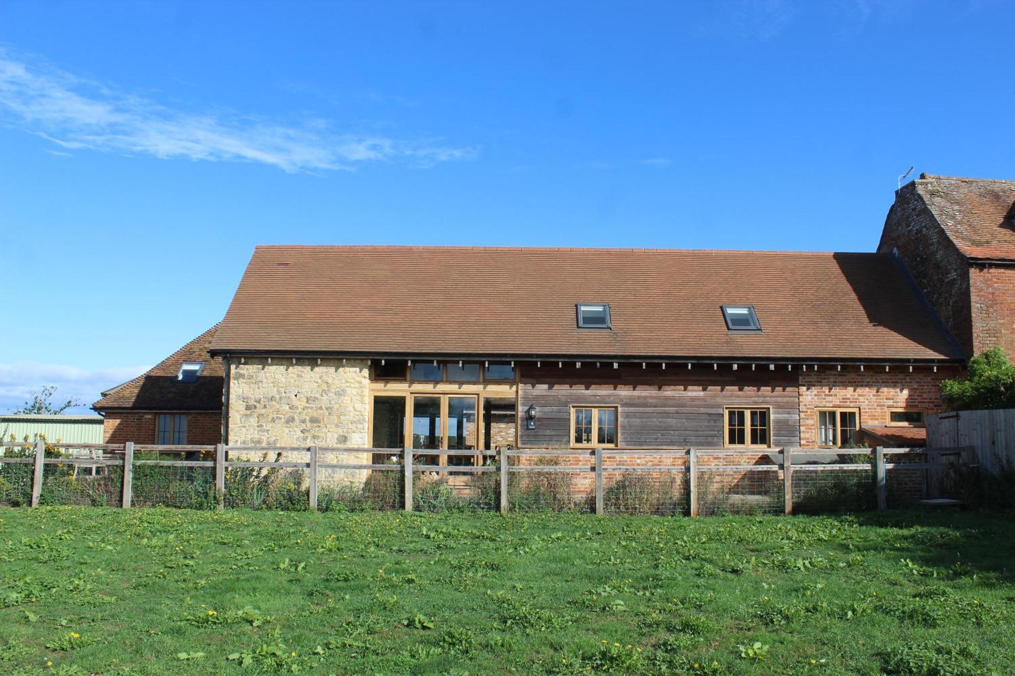 Parkfields Barns Self Catering Accommodation 白金汉 外观 照片